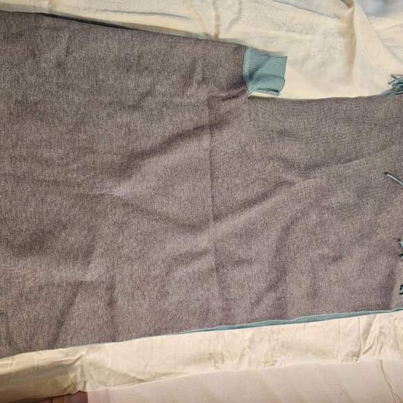 Ruana style Wrap, Knit with arm sleeves, Like new - Picture 3 of 4